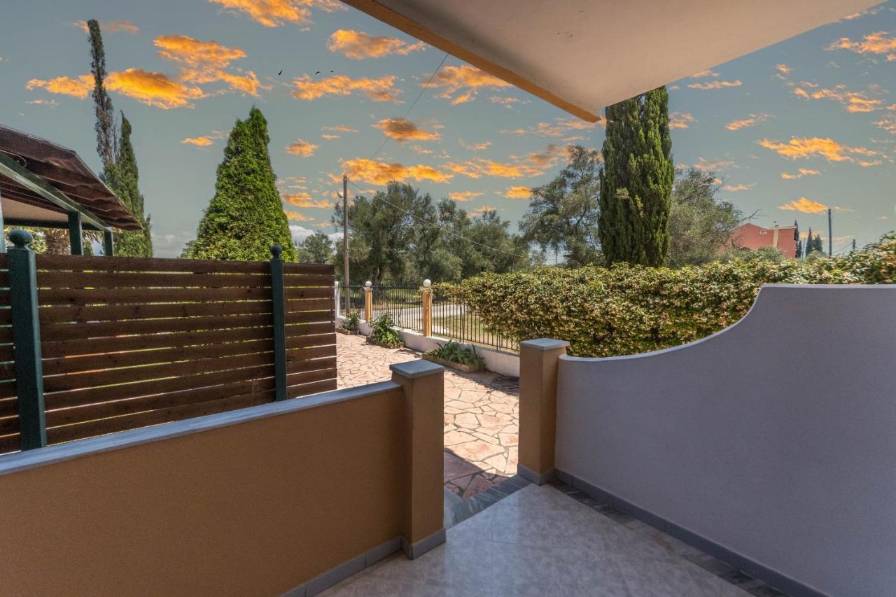 Nikos Villas กาวอส ภายนอก รูปภาพ